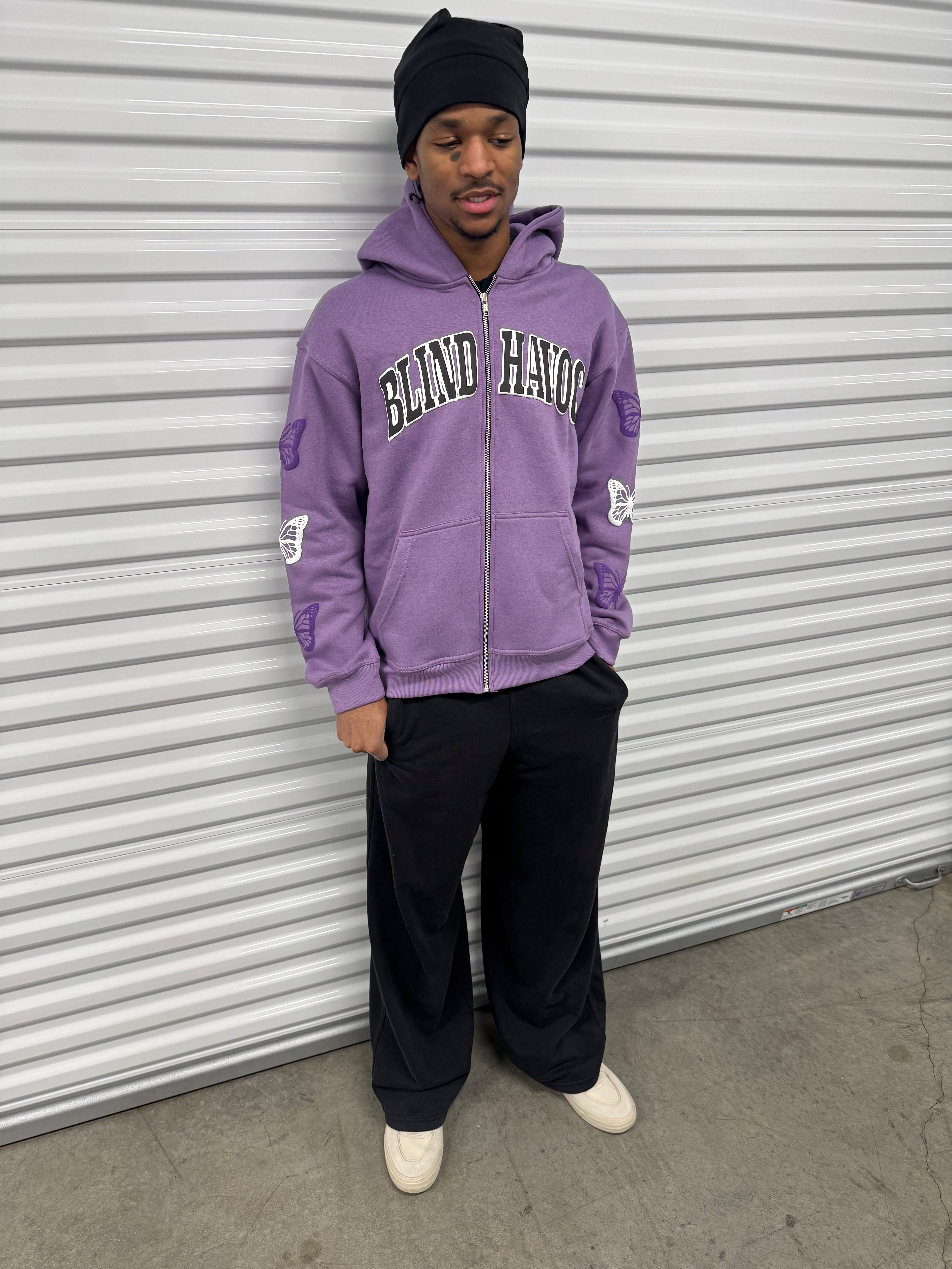 The World Needs Love Zip [Lavender]