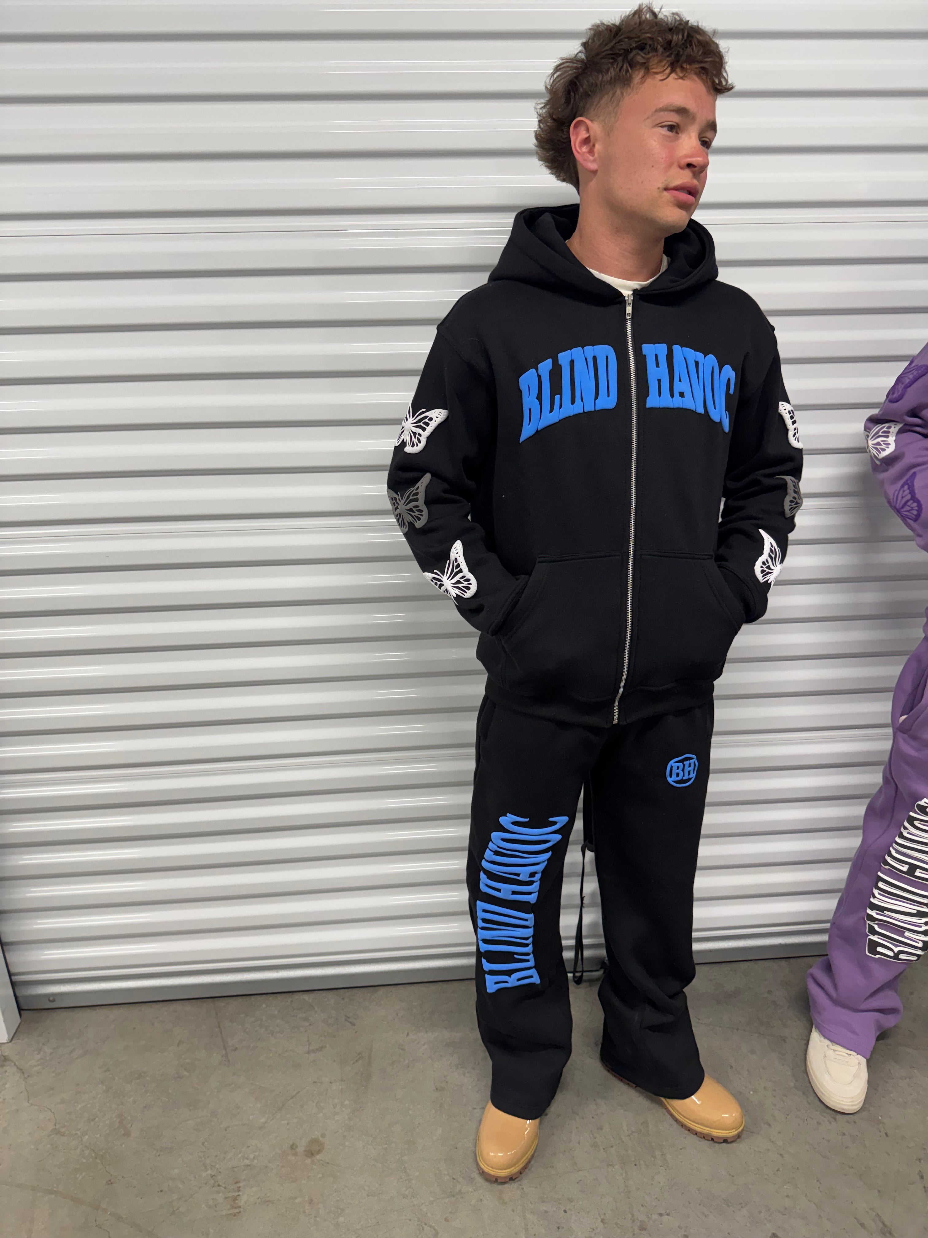 The World Needs Love Set [Black]