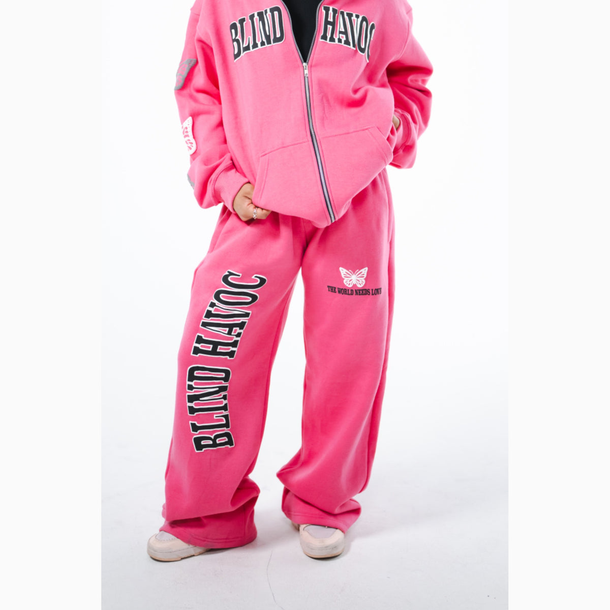 The World Needs Love Sweats [Pink]